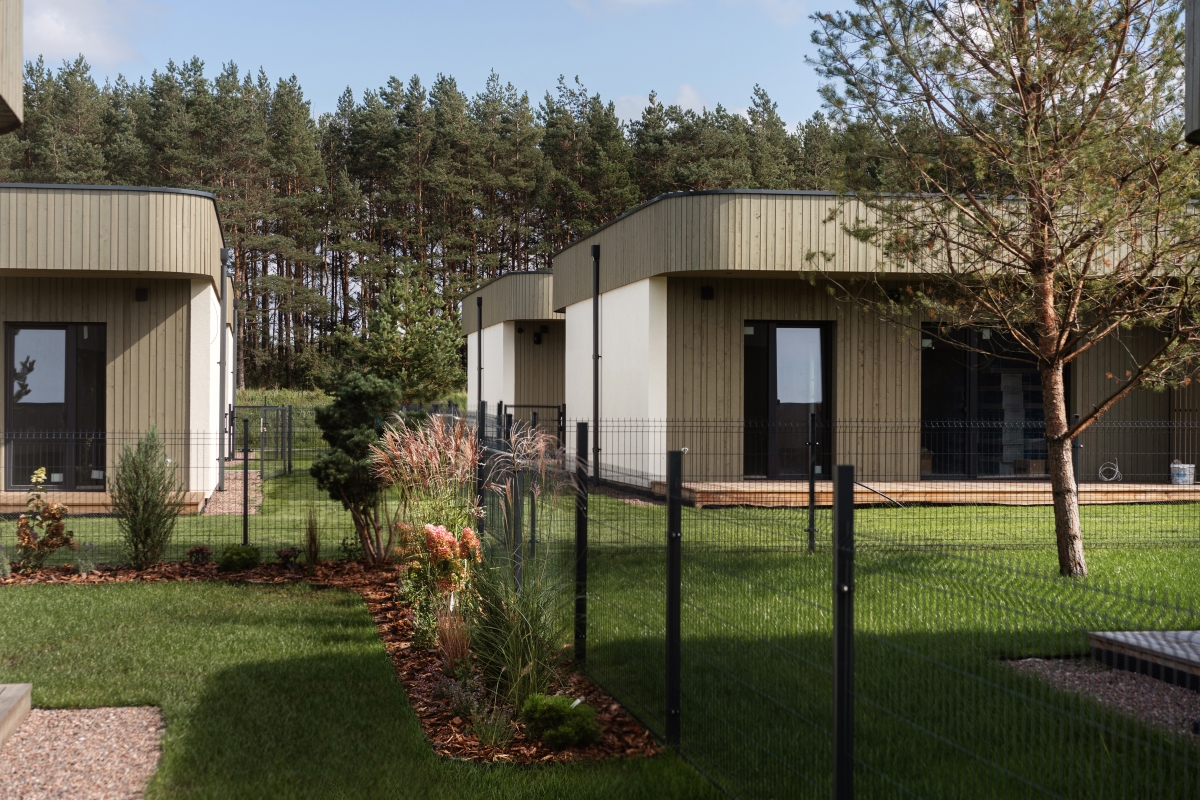 Mediena fasado apdailai kvartalui Palangoje