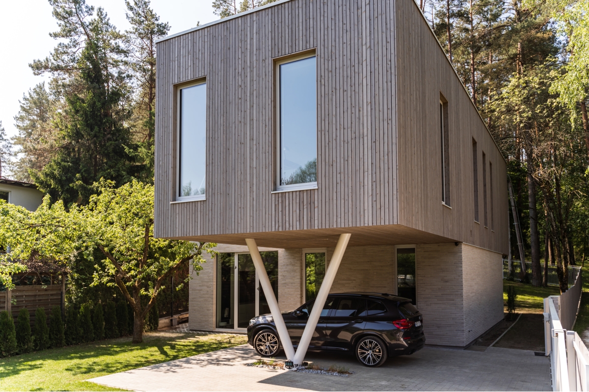 Objekte naudotos FINN lauko dailylentes